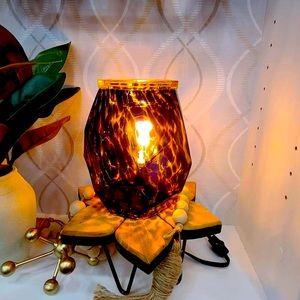 Es un calentador Tiger jasper sea verdaderamente único mide 7” de altura